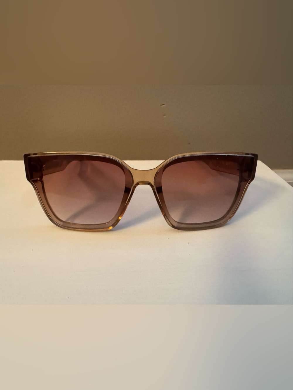 QUAY Drive In Square Sunglasses – Case Included - Picture 6 of 16